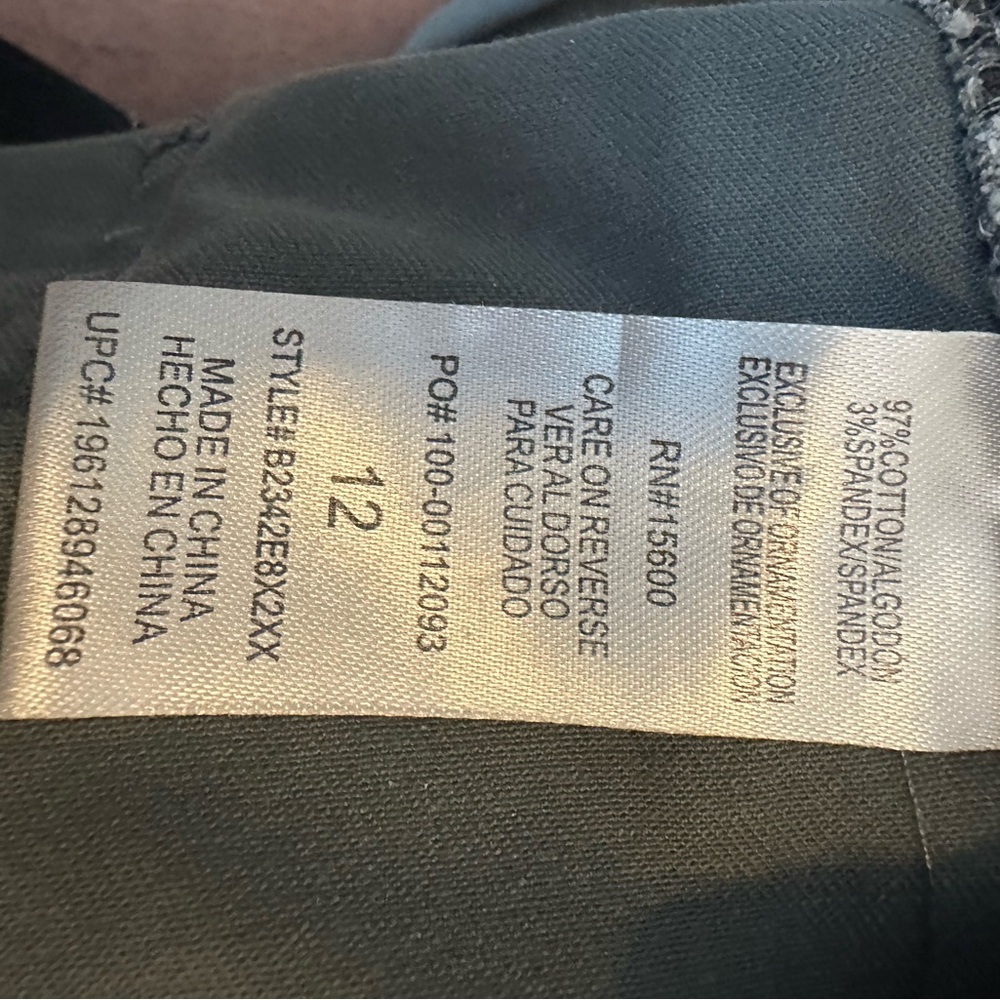 Democracy Sage Green cropped Cargo Pants  Size 12 - Picture 10 of 10